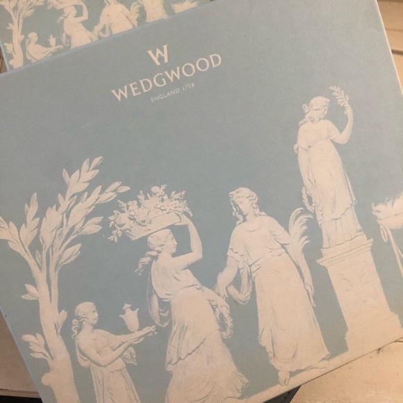 Wedgewood Commemorative Plate - Picture 4 of 4